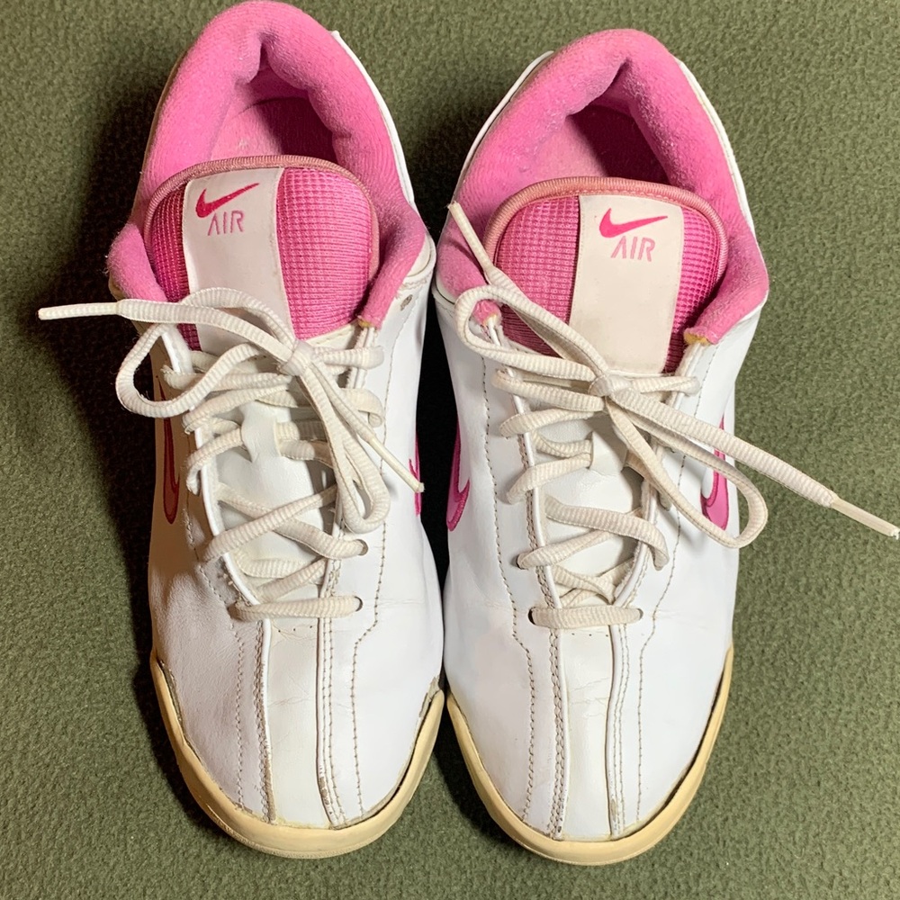GUC Nike Air white and pink lace-up shoes. US size 8.